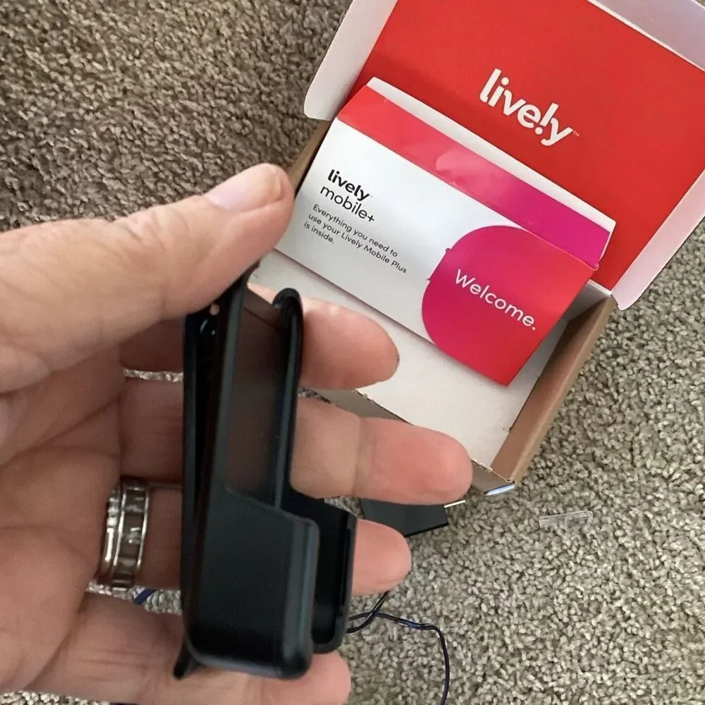 Lively Mobile Plus Medical Alert Device Set Necklace Charger In Box